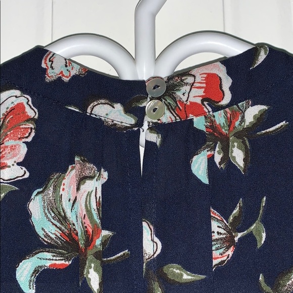 Blouse.  High neck. - Picture 3 of 5